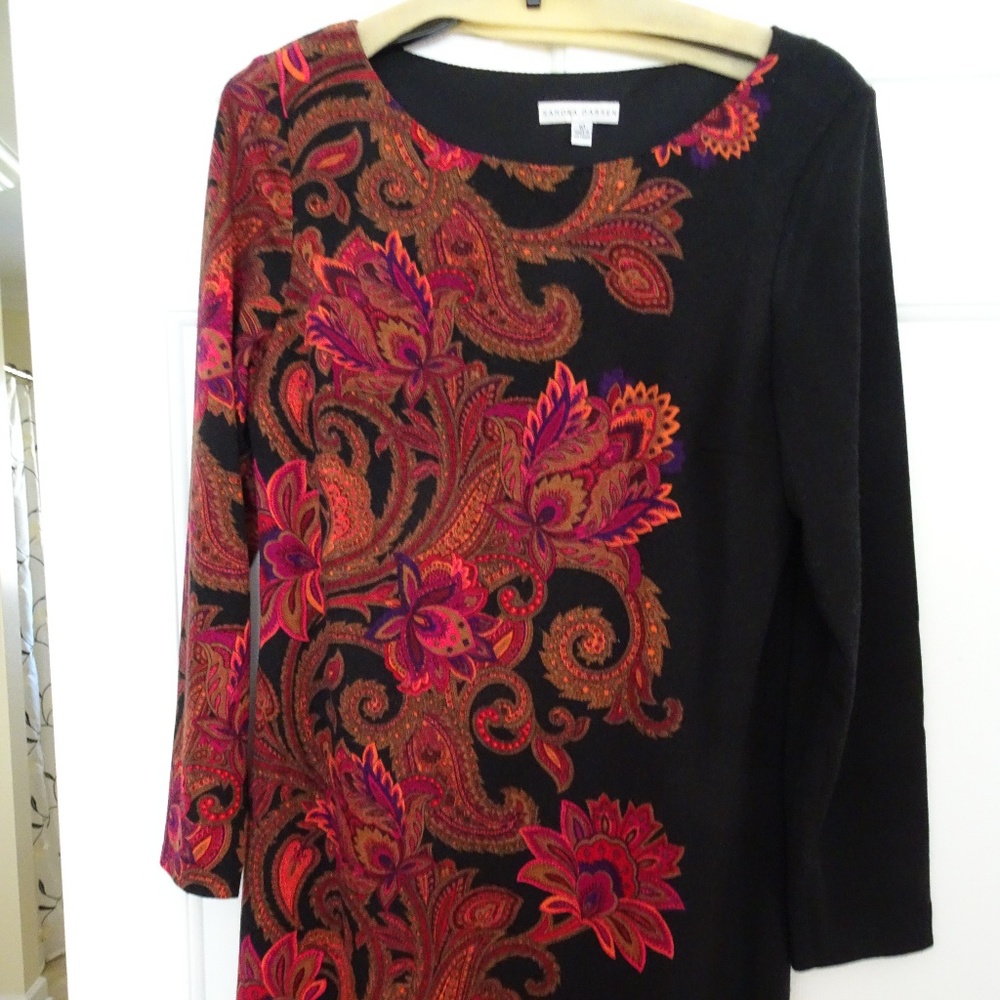 Sandra Darren Ladies Size 10 Black/Paisley Dress